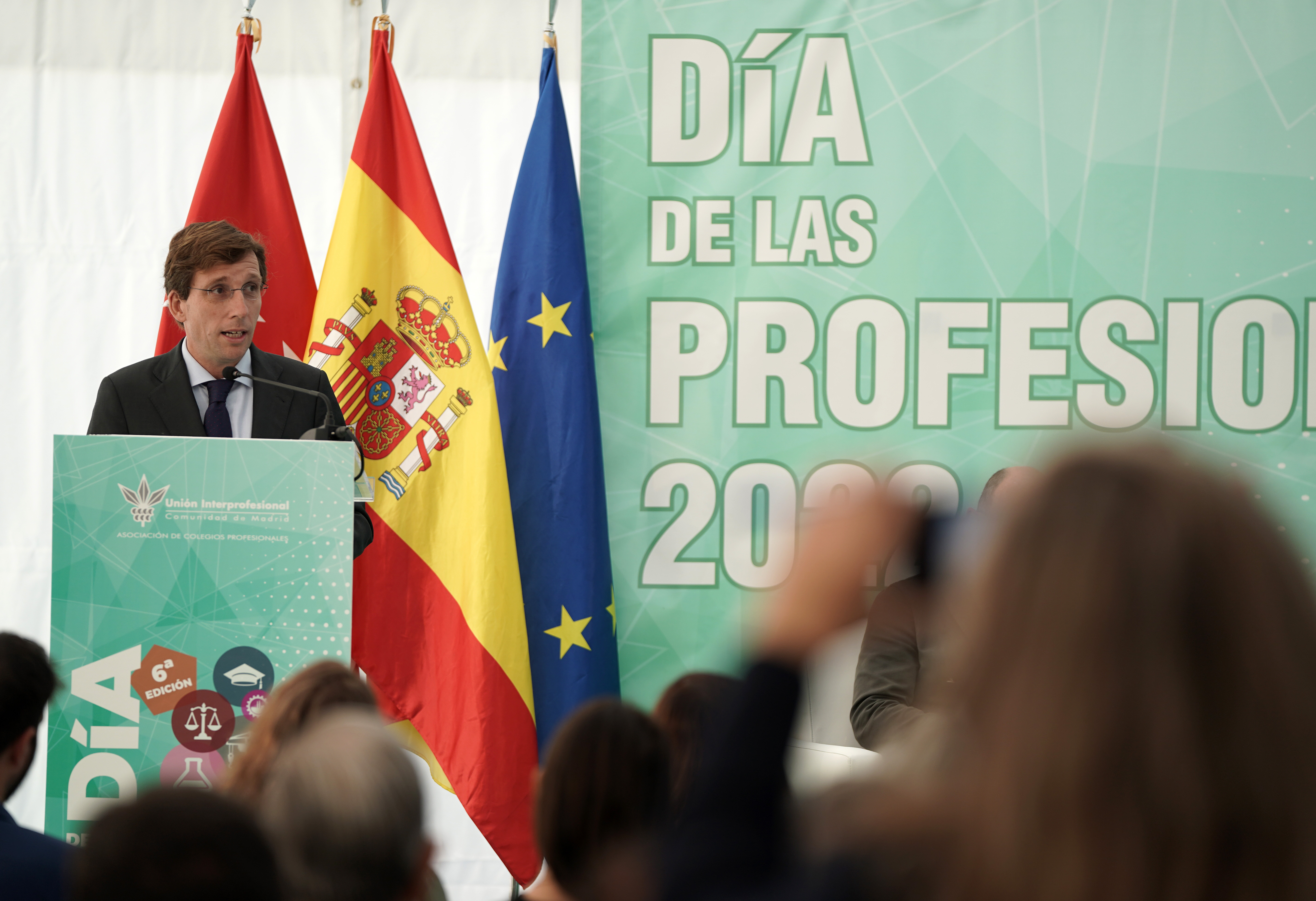 El alcalde de Madrid, José Luis Martínez-Almeida, inaugura el Día de las Profesiones
